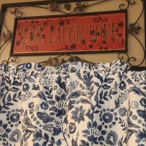 Live Laugh Love Metal Wall Decor